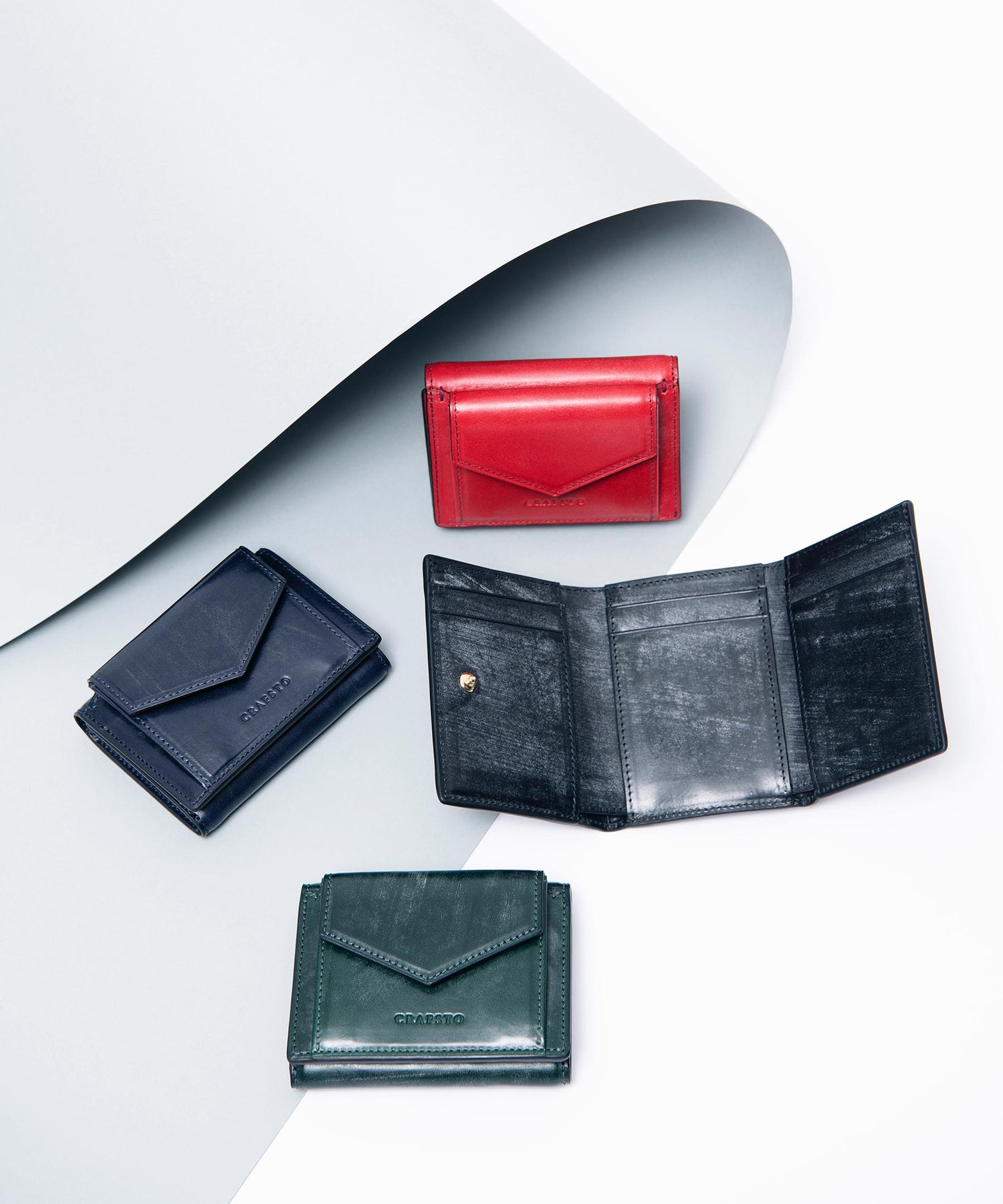 三つ折り財布の選び方とメリットやデメリット【小さくて使いやすい